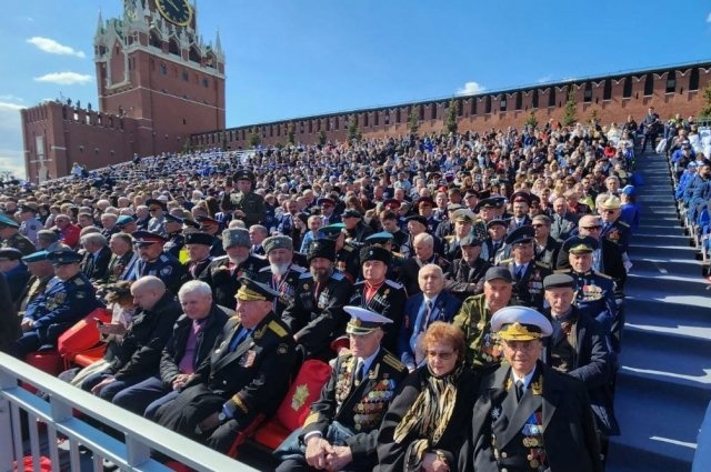 Тульская делегация 9 мая посетила парад Победы в Москве..