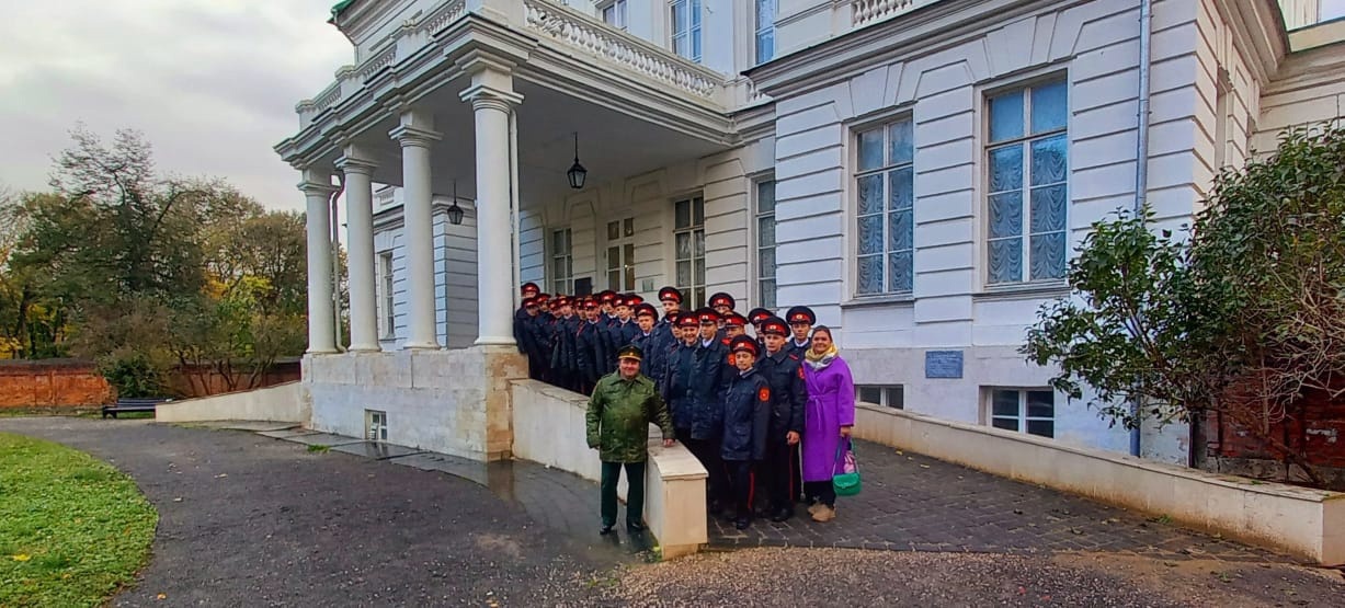 Экскурсия в дворец графа Бобринского.